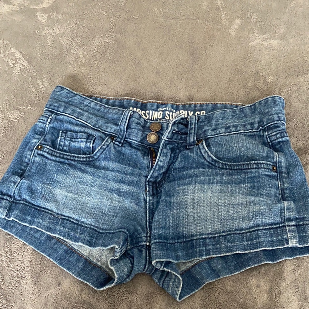 MOSSIMO SHORTS